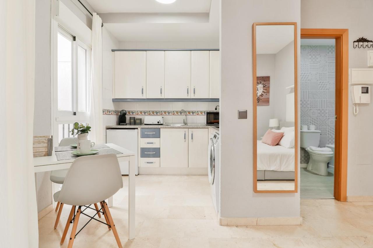 C14 - Nice Studio Close To Historical Center มาลากา ภายนอก รูปภาพ